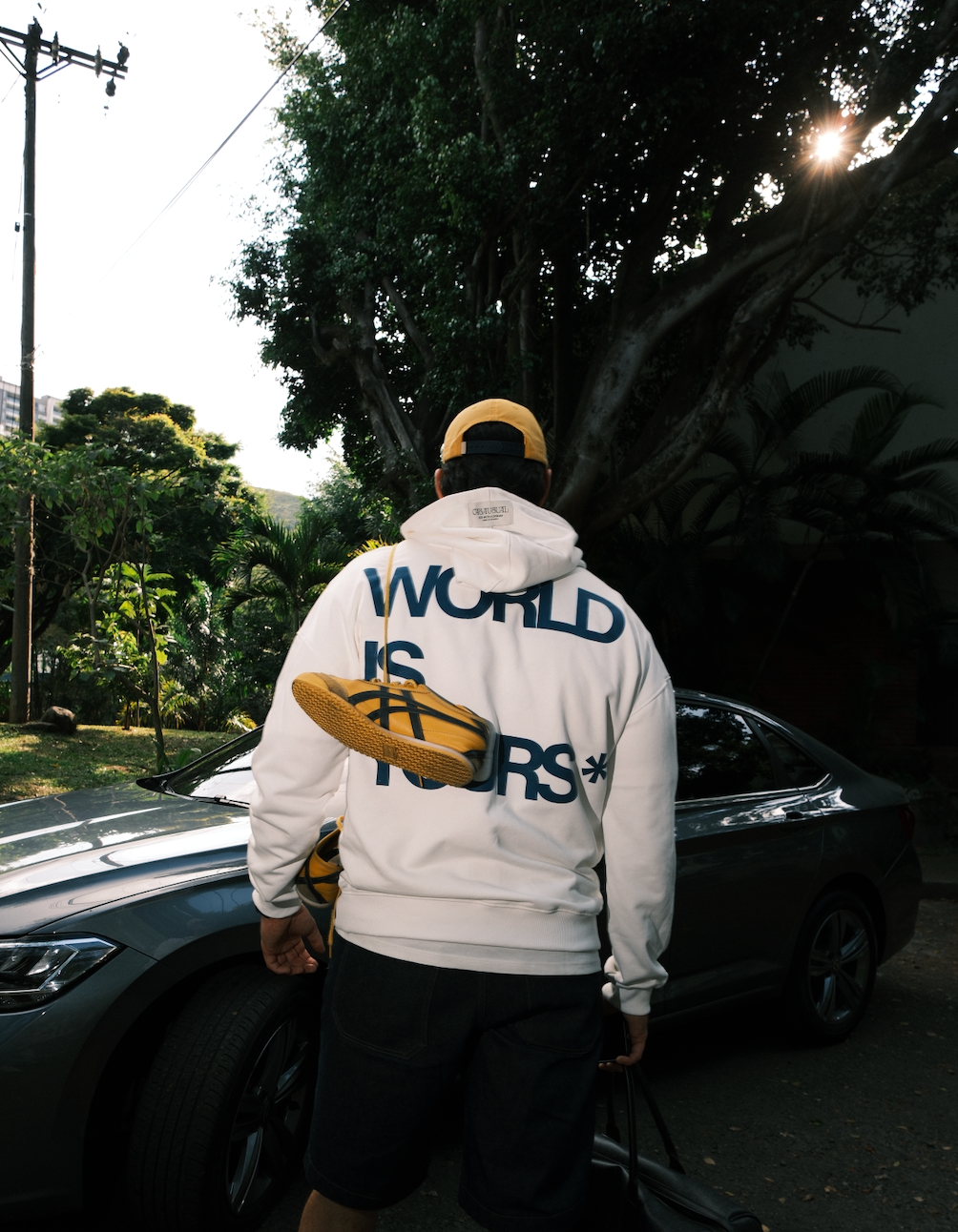 HOODIE WORLD IS YOURS WHITE AND BLUE