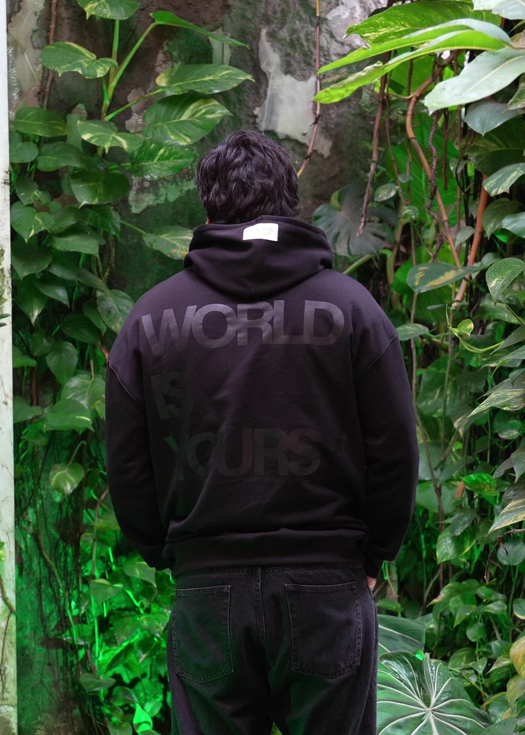 HOODIE WORLD IS YOURS ALL BLACK